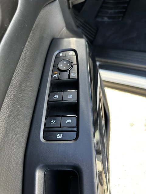 Used 2024 Nissan Pathfinder SV image 19