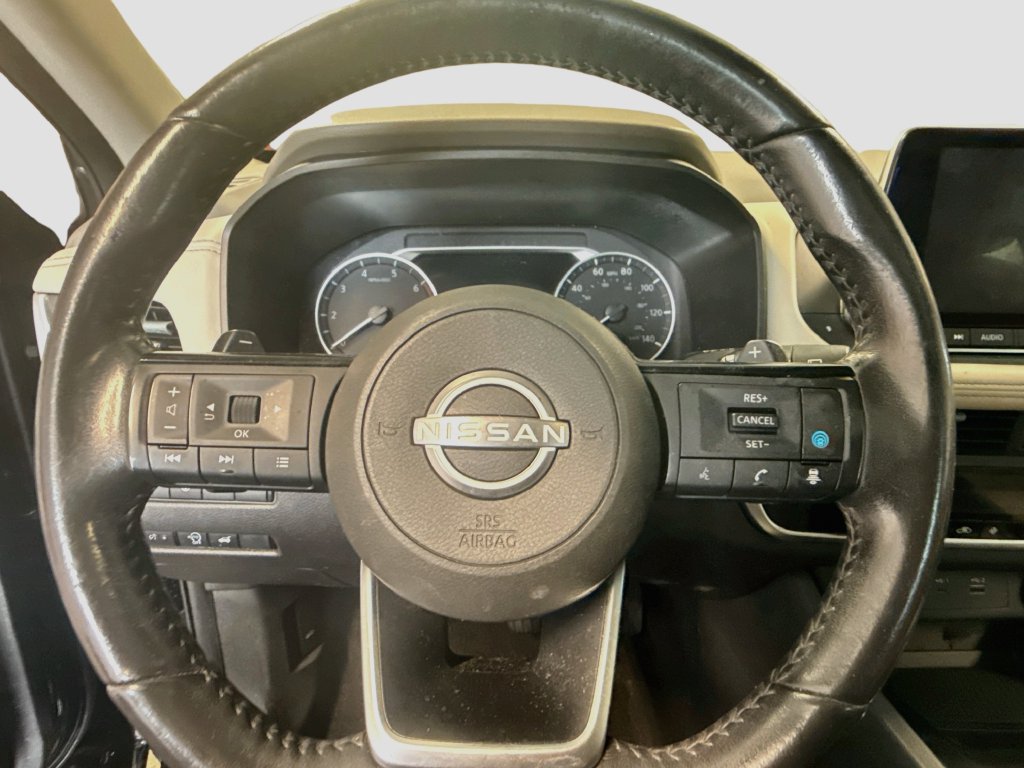 Used 2023 Nissan Rogue SV w/ SV Premium B Package FWD image 12