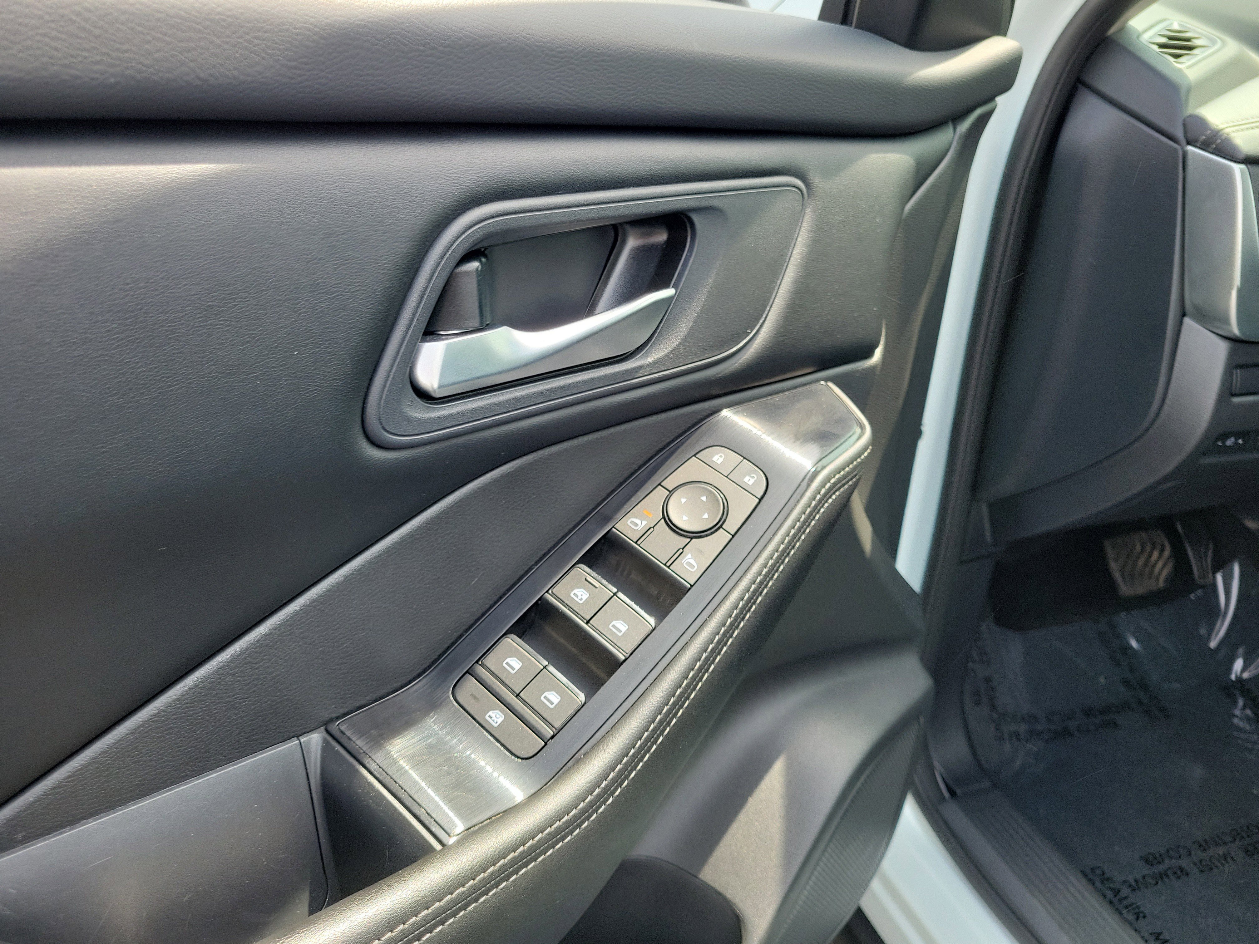 Certified 2025 Nissan Rogue SV AWD/4WD image 18