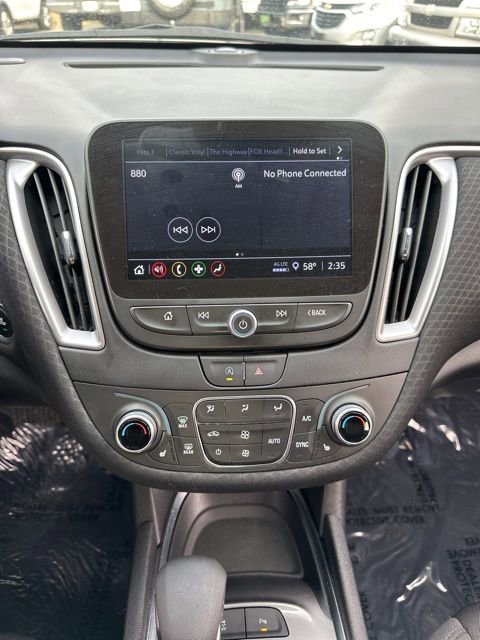 Used 2025 Chevrolet Malibu LT image 14