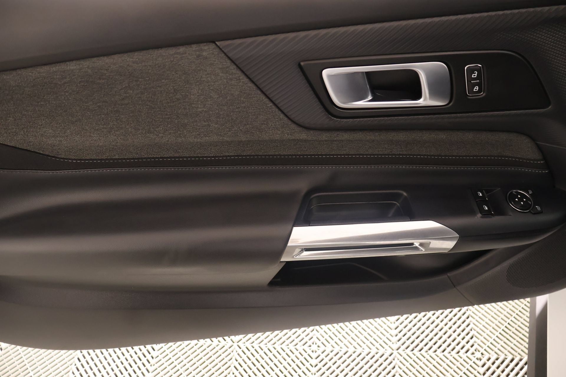 Used 2024 Ford Mustang Coupe RWD image 14