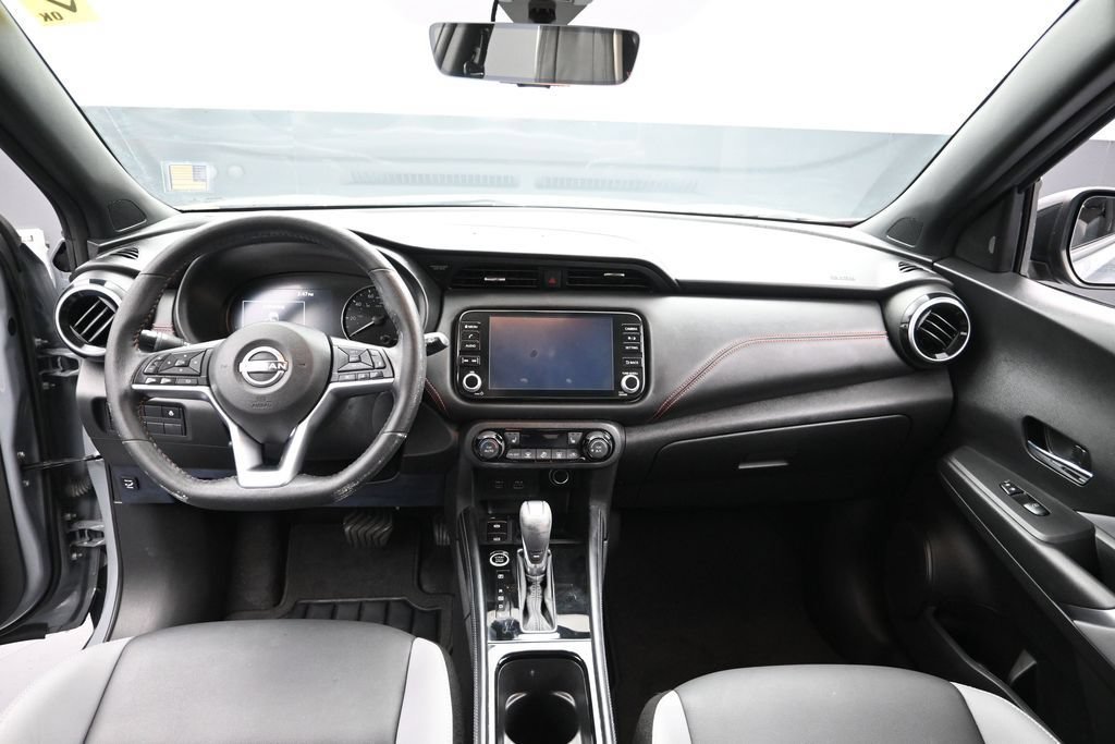 Used 2022 Nissan Kicks SR w/ Premium Package FWD image 16