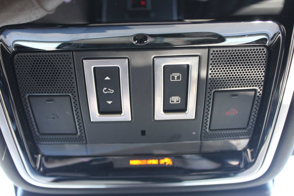 Used 2025 Land Rover Range Rover Velar Dynamic SE AWD/4WD image 51