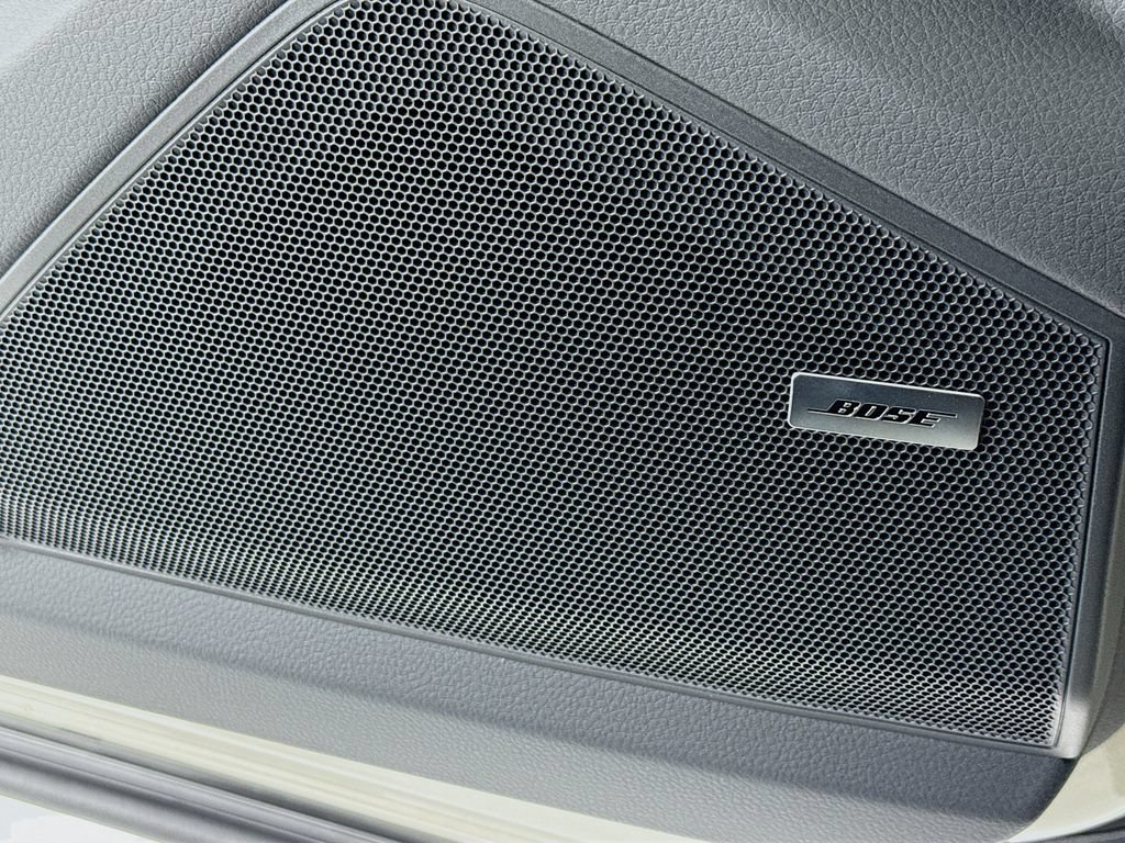 New 2026 Porsche Cayenne E-Hybrid Coupe AWD/4WD image 12