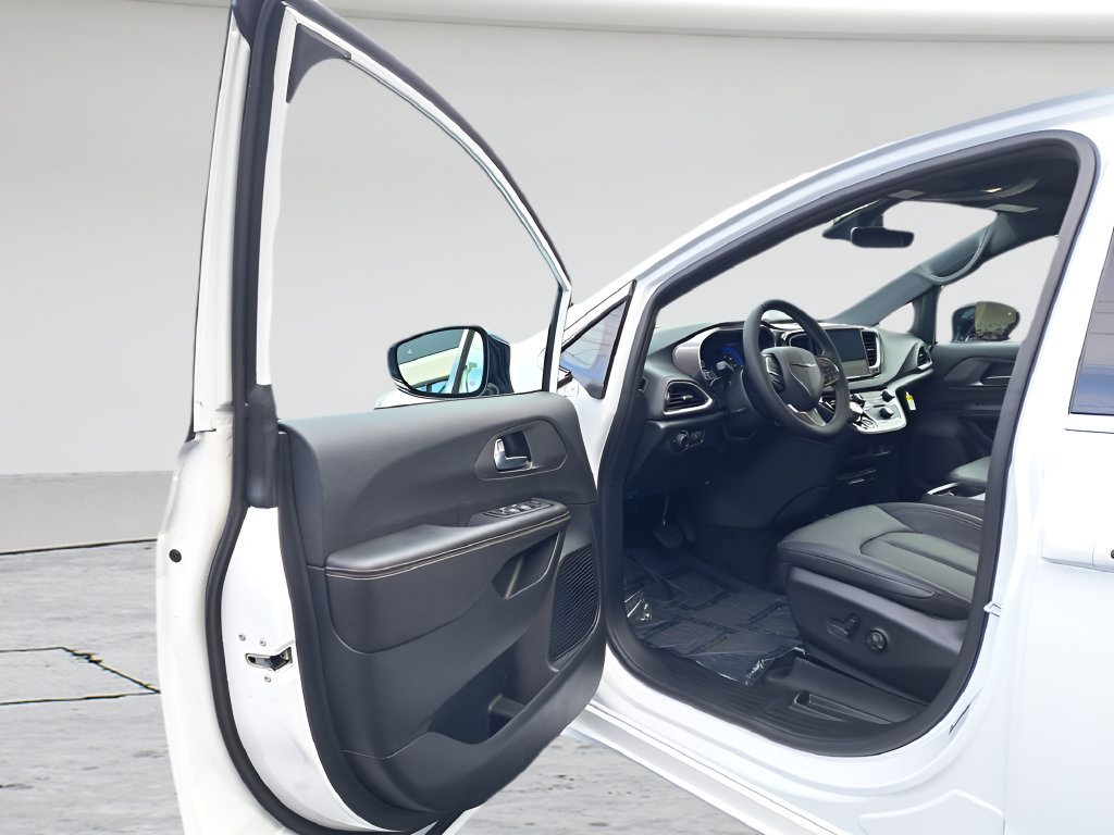 New 2026 Chrysler Voyager LX FWD image 9