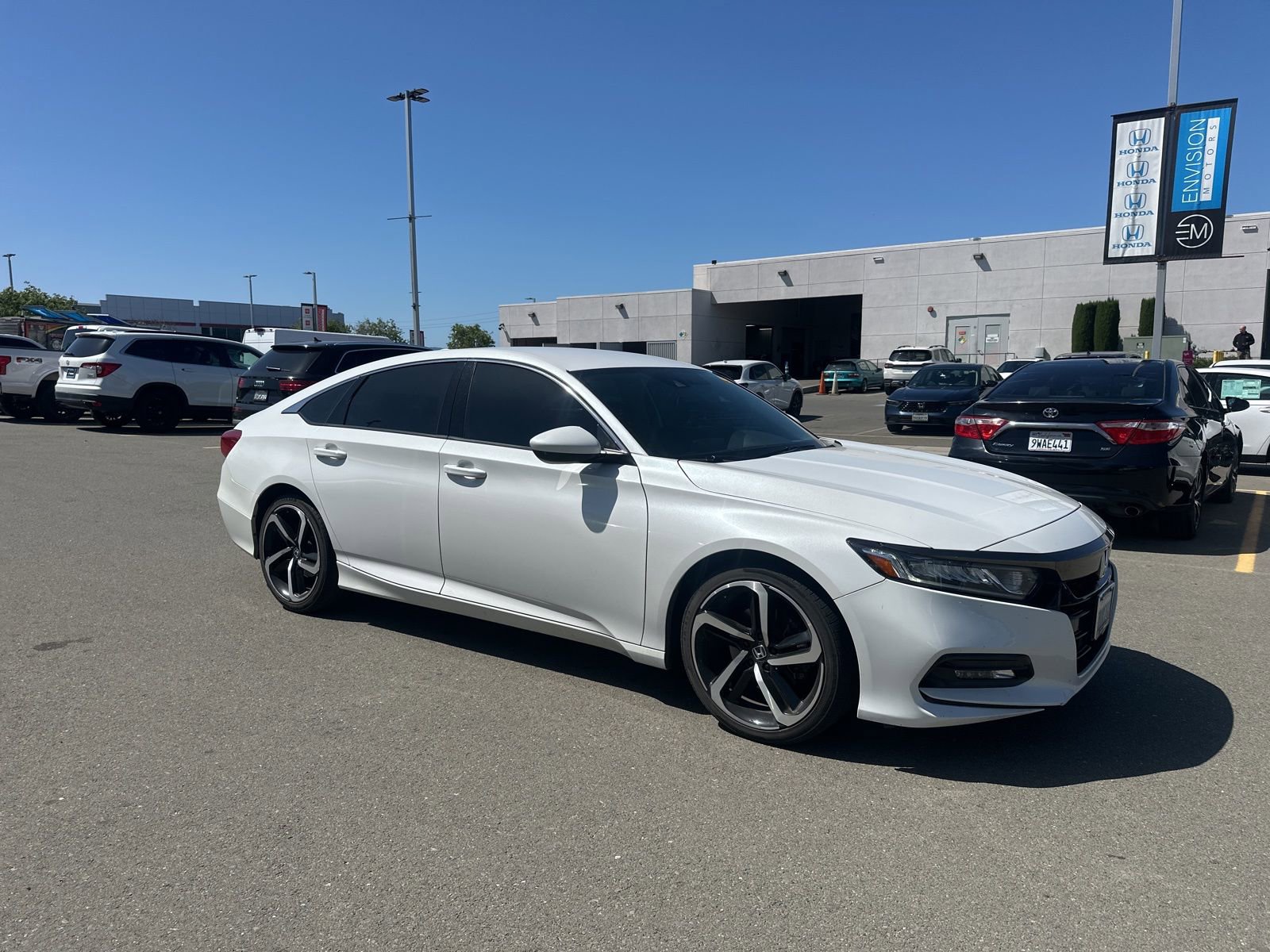 Used 2020 Honda Accord Sport image 2