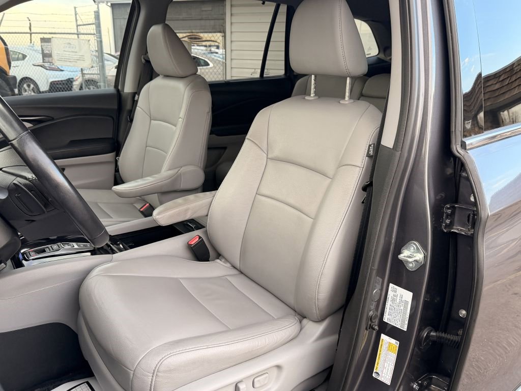 Used 2020 Honda Pilot Touring image 13
