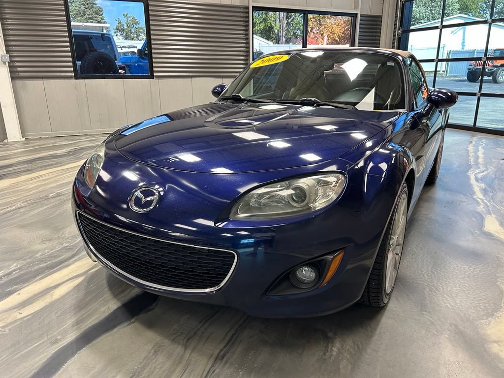 Used 2009 MAZDA MX-5 Miata Grand Touring RWD image 3