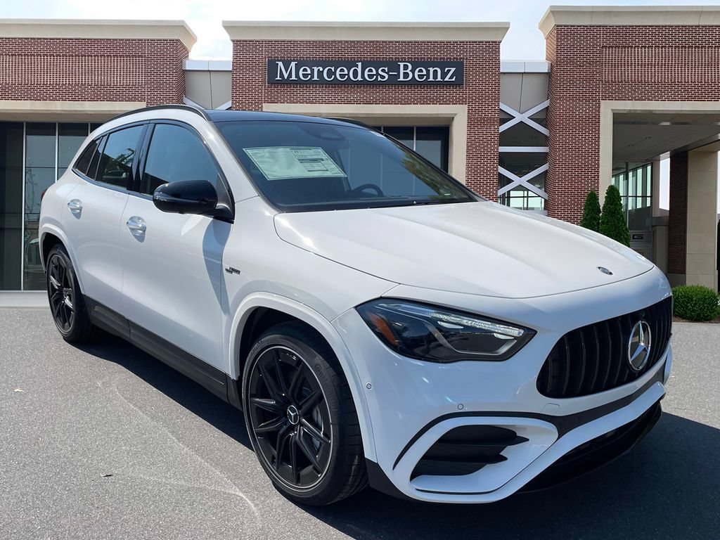 Used 2025 Mercedes-Benz GLA 35 AMG 4MATIC image 3