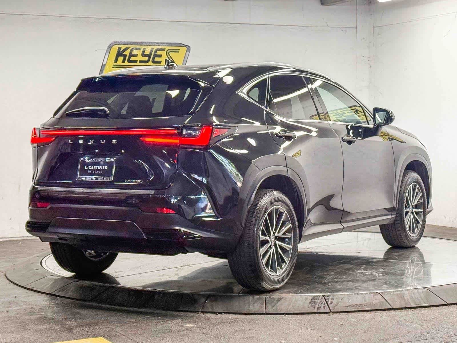 Used 2025 Lexus NX 250 FWD image 4