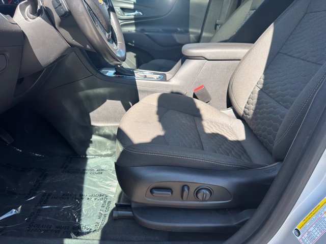 Used 2018 Chevrolet Equinox LT w/ LT True North Edition AWD/4WD image 5