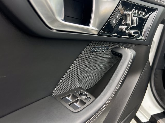 Used 2016 Jaguar F-TYPE R AWD/4WD image 14