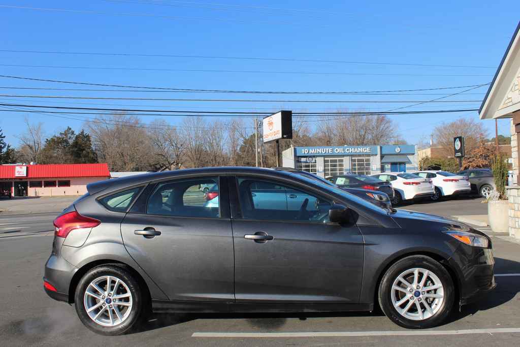 Used 2018 Ford Focus SE image 4