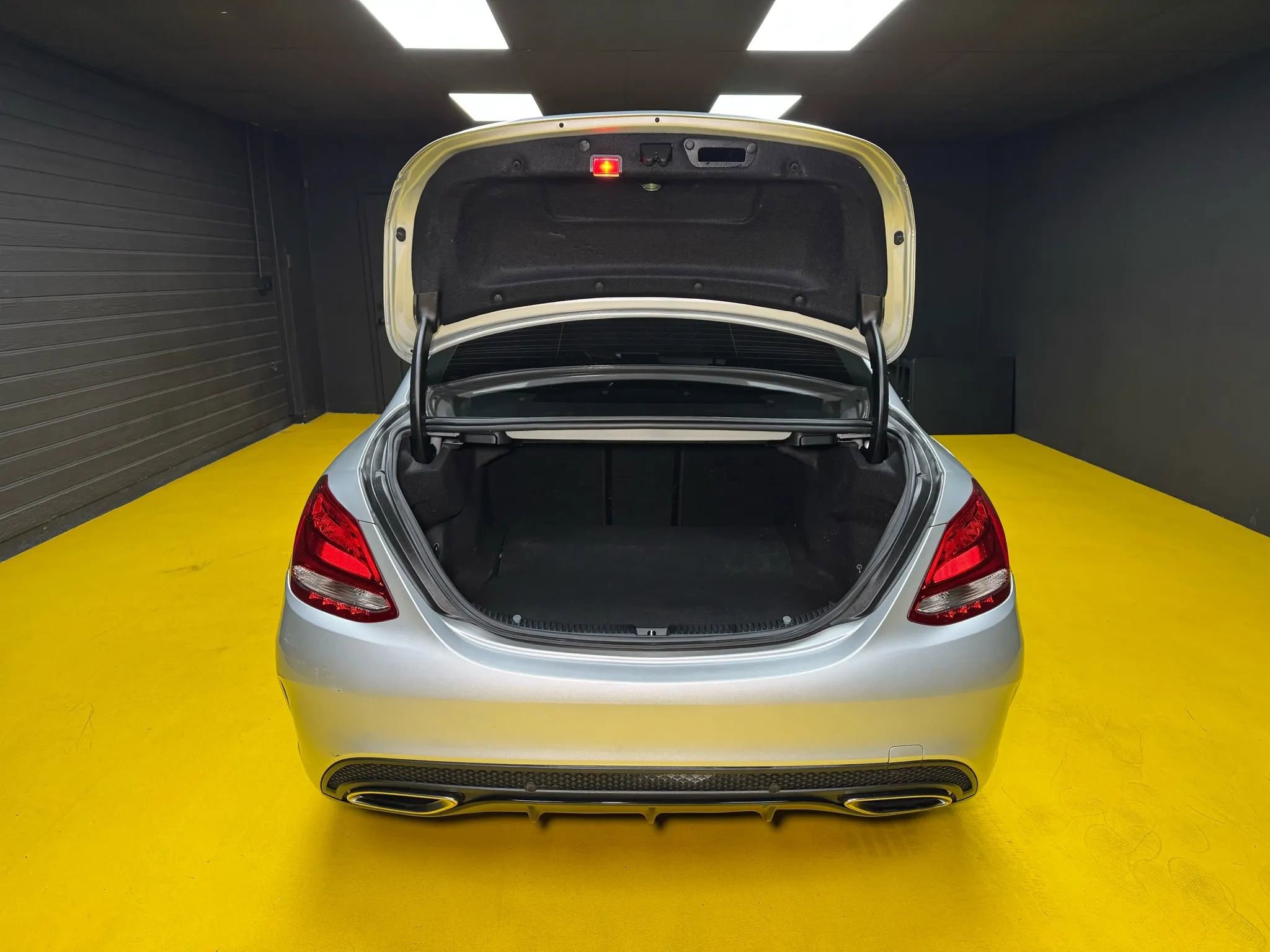 Used 2018 Mercedes-Benz C 300 Sedan image 12