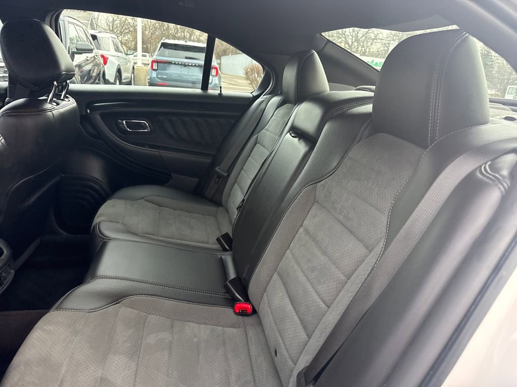 Used 2018 Ford Taurus SHO image 26