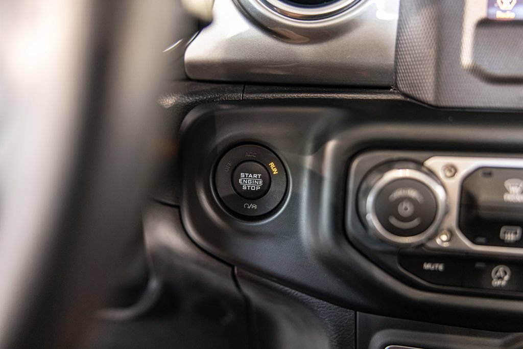 Used 2021 Jeep Wrangler Unlimited Sahara w/ Safety Group AWD/4WD image 26