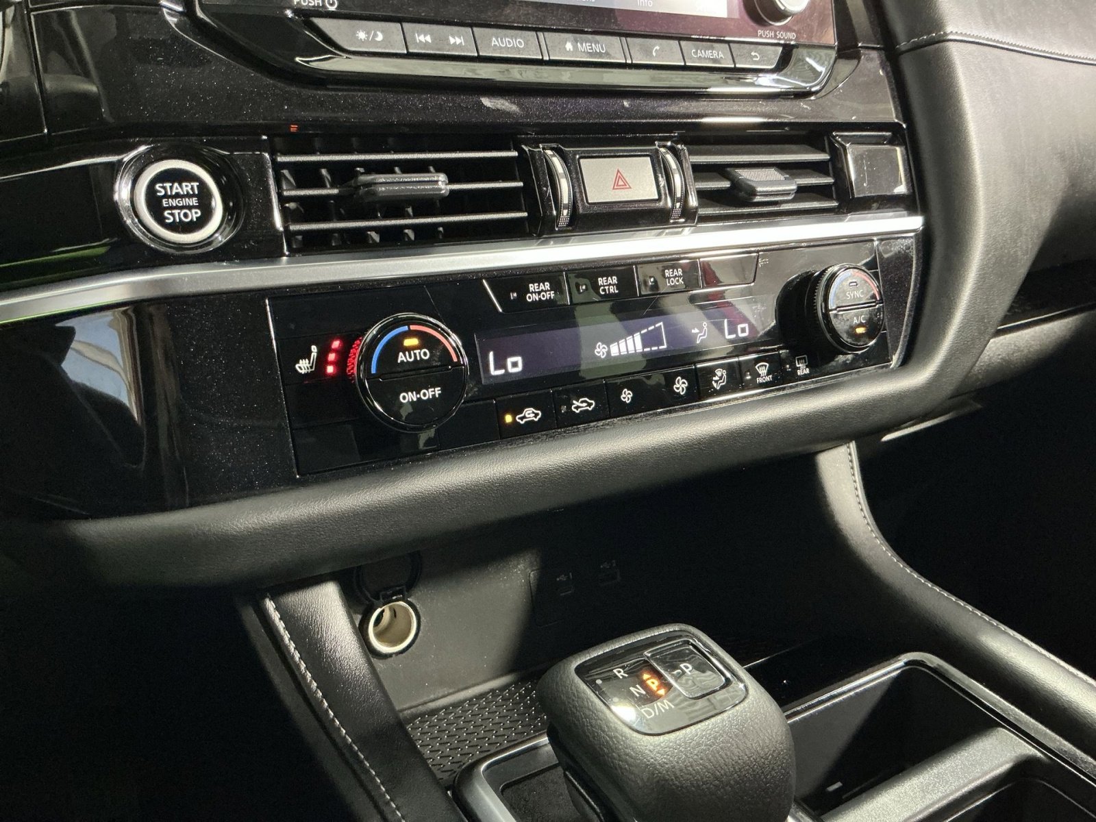 Used 2023 Nissan Pathfinder SV image 28