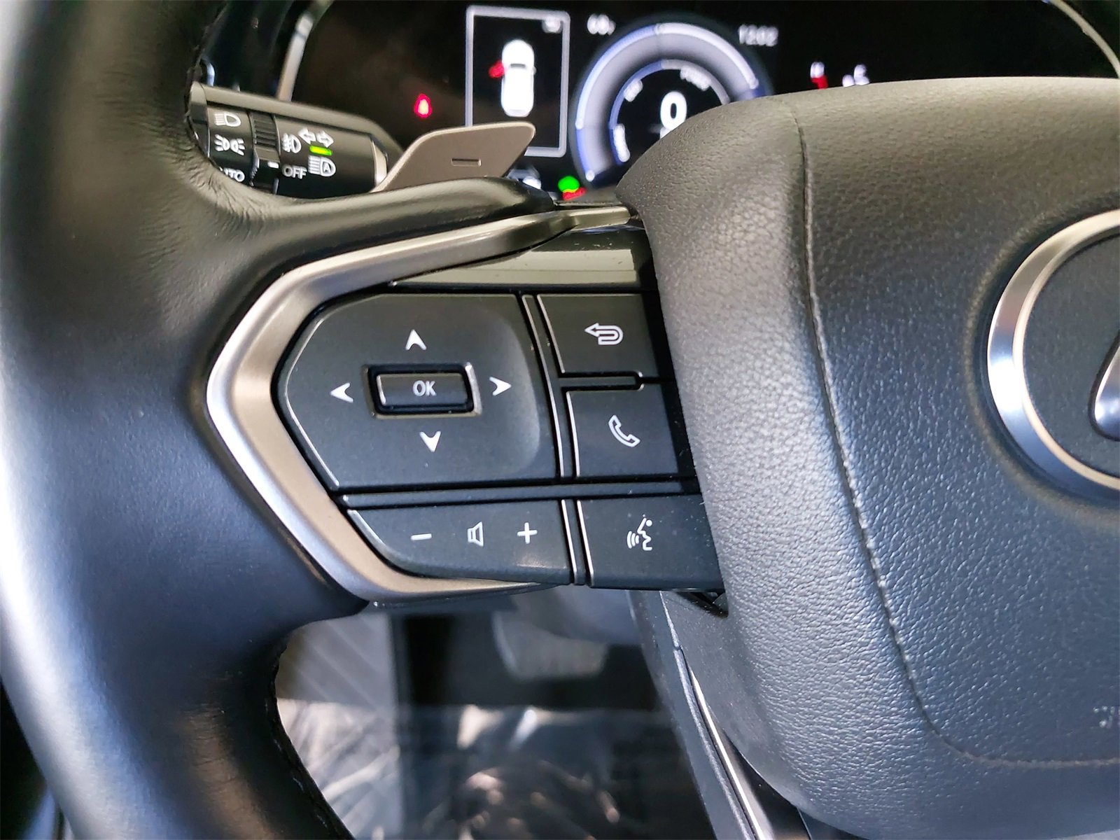 Used 2025 Lexus NX 350h AWD w/ Premium Package image 18