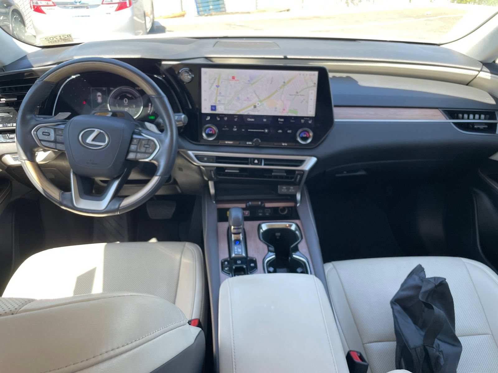 Used 2023 Lexus RX 350h w/ Accessory Package (Z1) AWD/4WD image 11