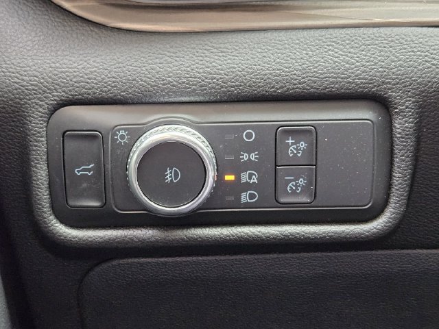Used 2022 Ford Explorer Limited w/ Equipment Group 301A RWD image 22