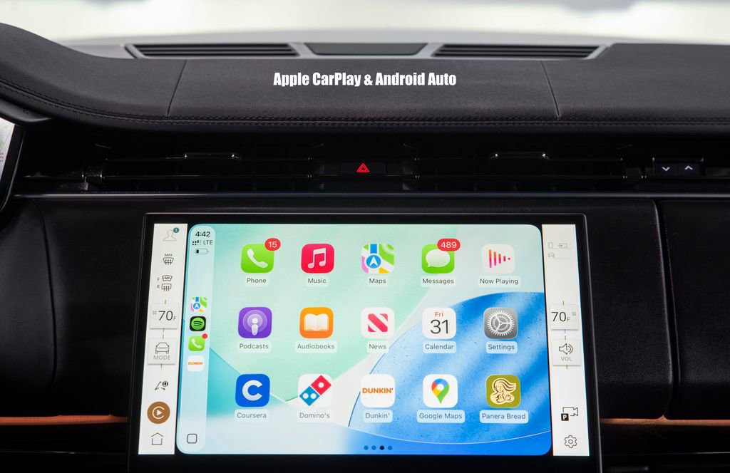 Used 2025 Land Rover Range Rover Sport SE image 30