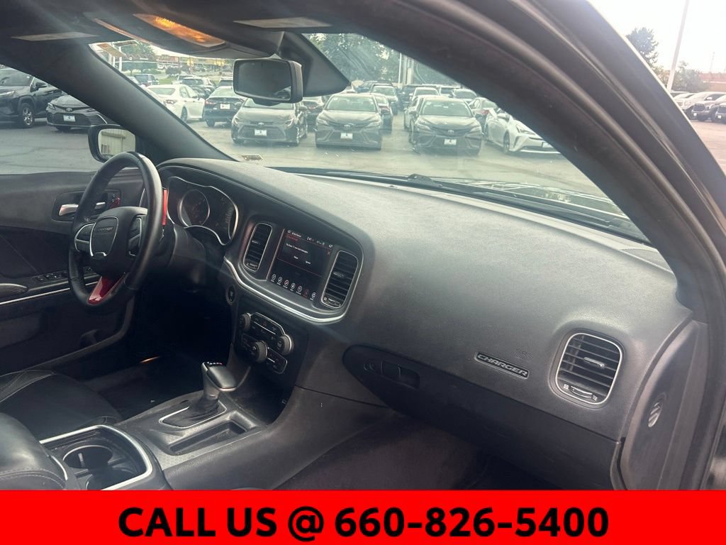 Used 2017 Dodge Charger R/T w/ Plus Group RWD image 6