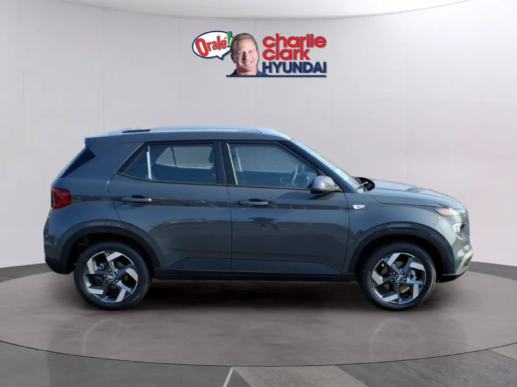 New 2026 Hyundai Venue SEL FWD image 6