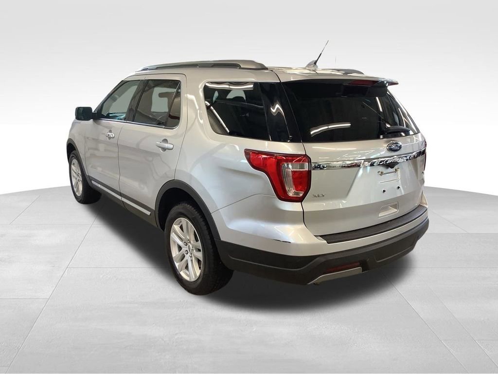 Used 2019 Ford Explorer XLT w/ Equipment Group 202A AWD/4WD image 7