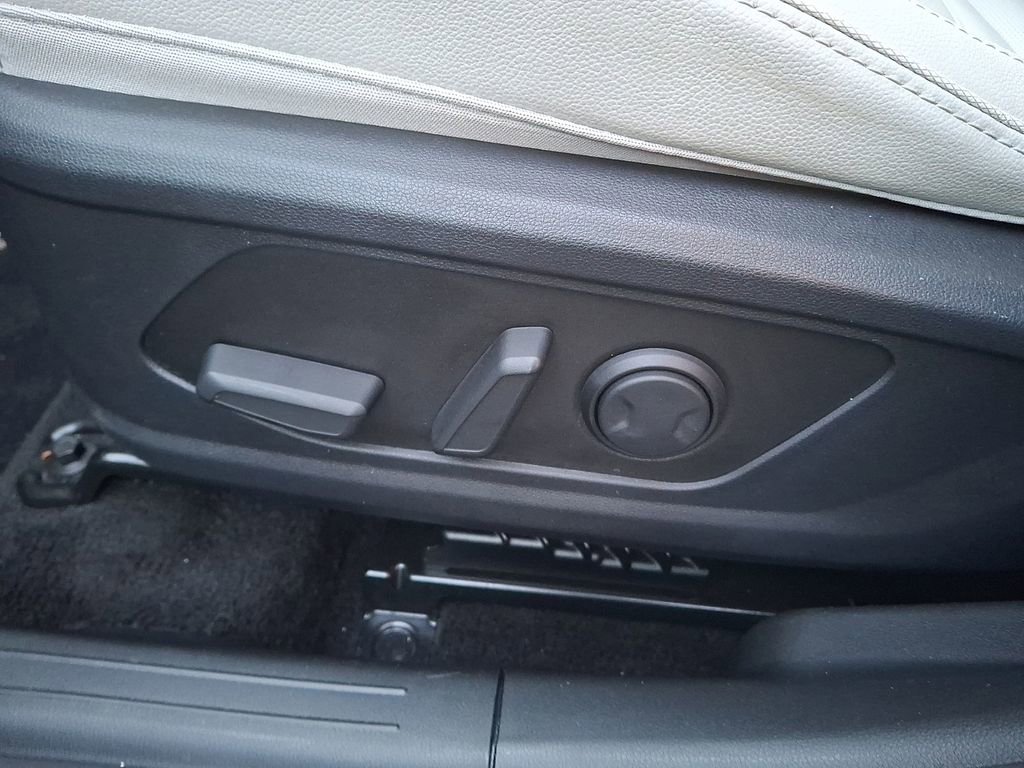 Used 2023 Hyundai Tucson Limited image 12