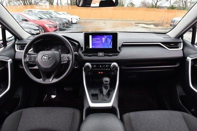 Used 2025 Toyota RAV4 XLE image 8