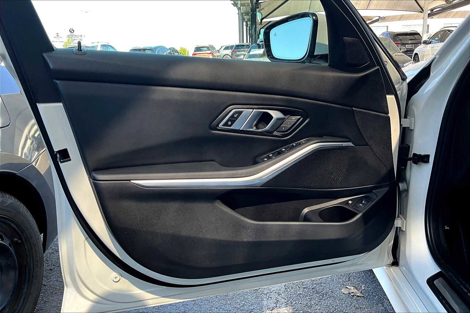 Used 2023 BMW 330e xDrive w/ Premium Package image 21