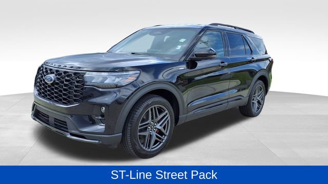 Used 2025 Ford Explorer ST-Line w/ ST-Line Street Pack image 4