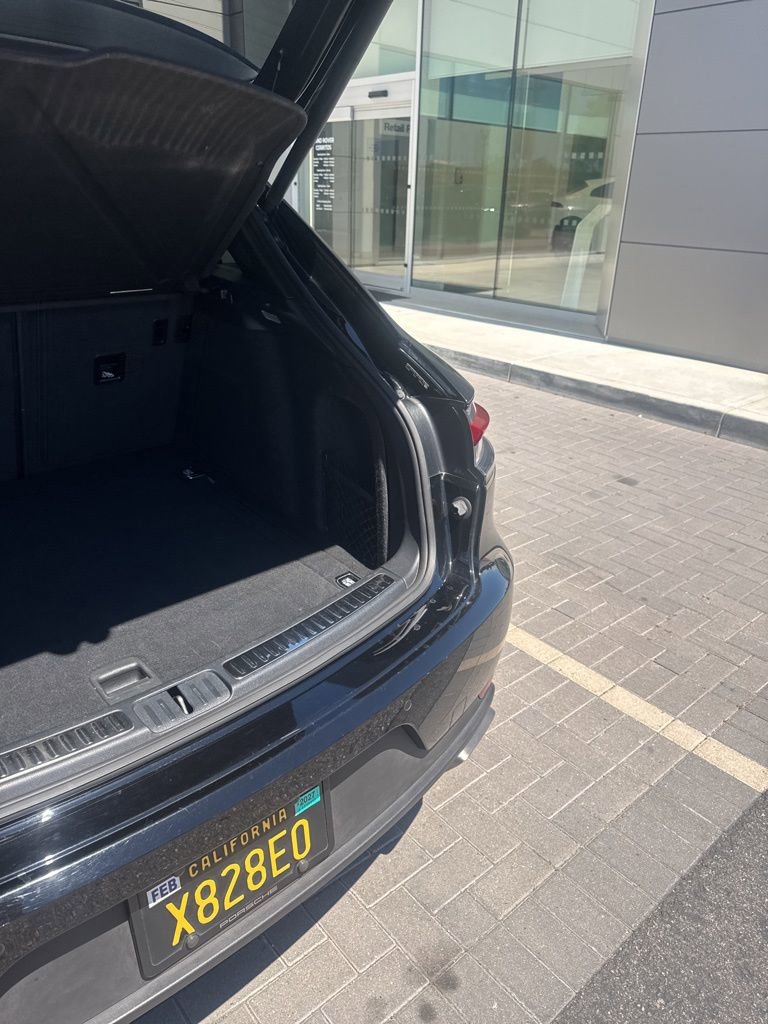 Used 2021 Porsche Macan image 18