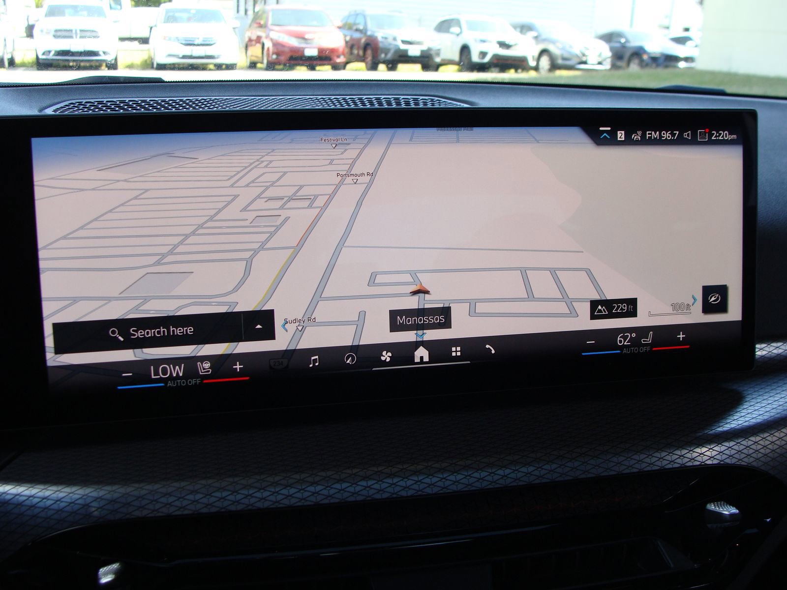 Used 2025 BMW 330i Sedan w/ M Sport Package image 12