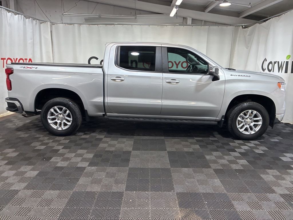 Used 2022 Chevrolet Silverado 1500 LT AWD/4WD image 10