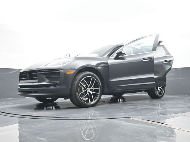 New 2026 Porsche Macan image 31