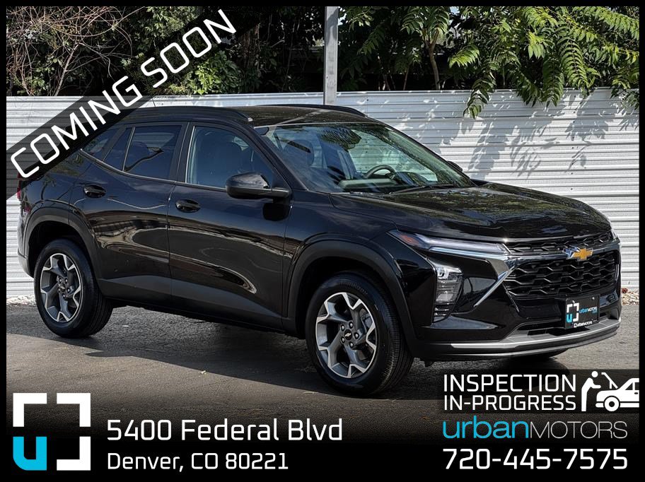 Used 2026 Chevrolet Trax LT FWD image 1