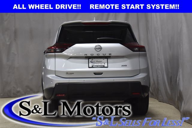 Used 2025 Nissan Rogue SV AWD/4WD image 8