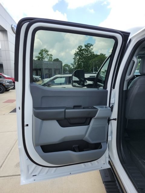 New 2026 Ford F250 XL w/ XL Chrome Package AWD/4WD image 34
