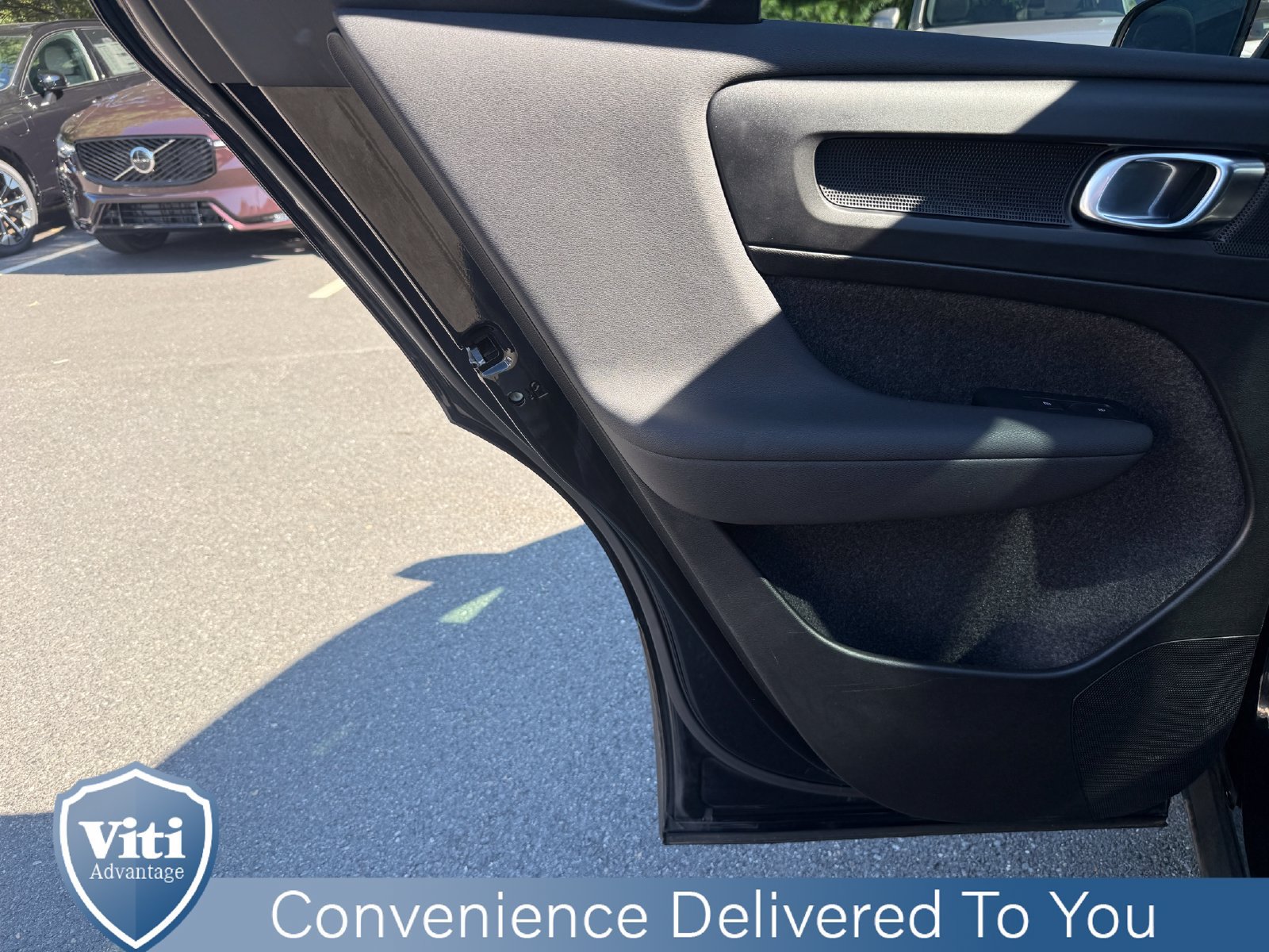 Certified 2024 Volvo XC40 B5 Plus w/ Protection Package Premier AWD/4WD image 19