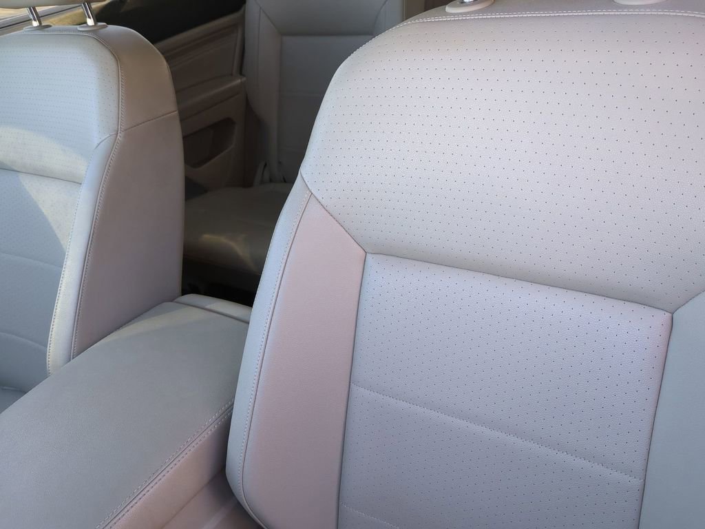 Used 2021 Volkswagen Atlas SEL R-Line image 16