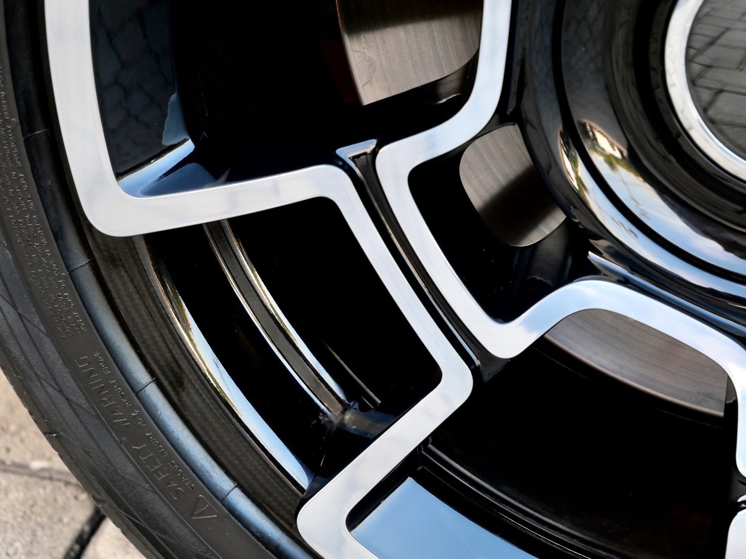 Used 2017 Rolls-Royce Wraith image 22