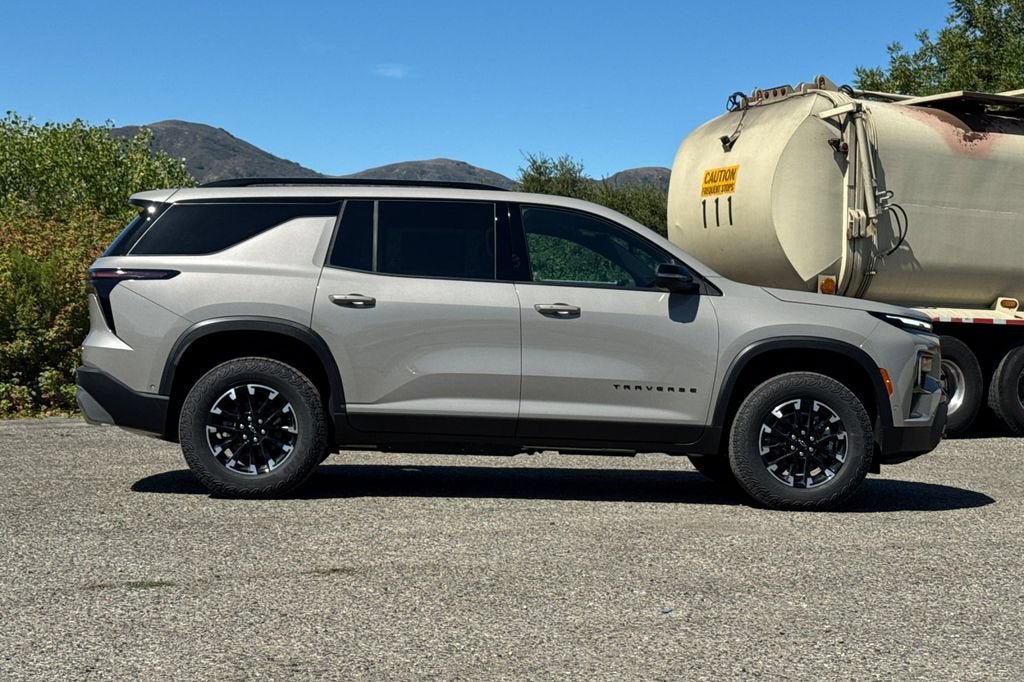 New 2026 Chevrolet Traverse Z71 w/ Enhanced Driving Package AWD/4WD image 3
