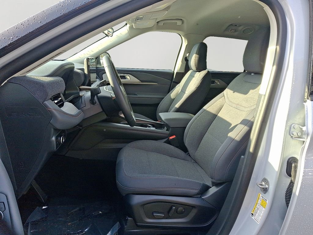 Used 2025 Ford Explorer Active image 14