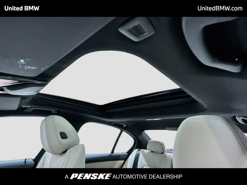 New 2026 BMW 330i Sedan w/ M Sport Package RWD image 12