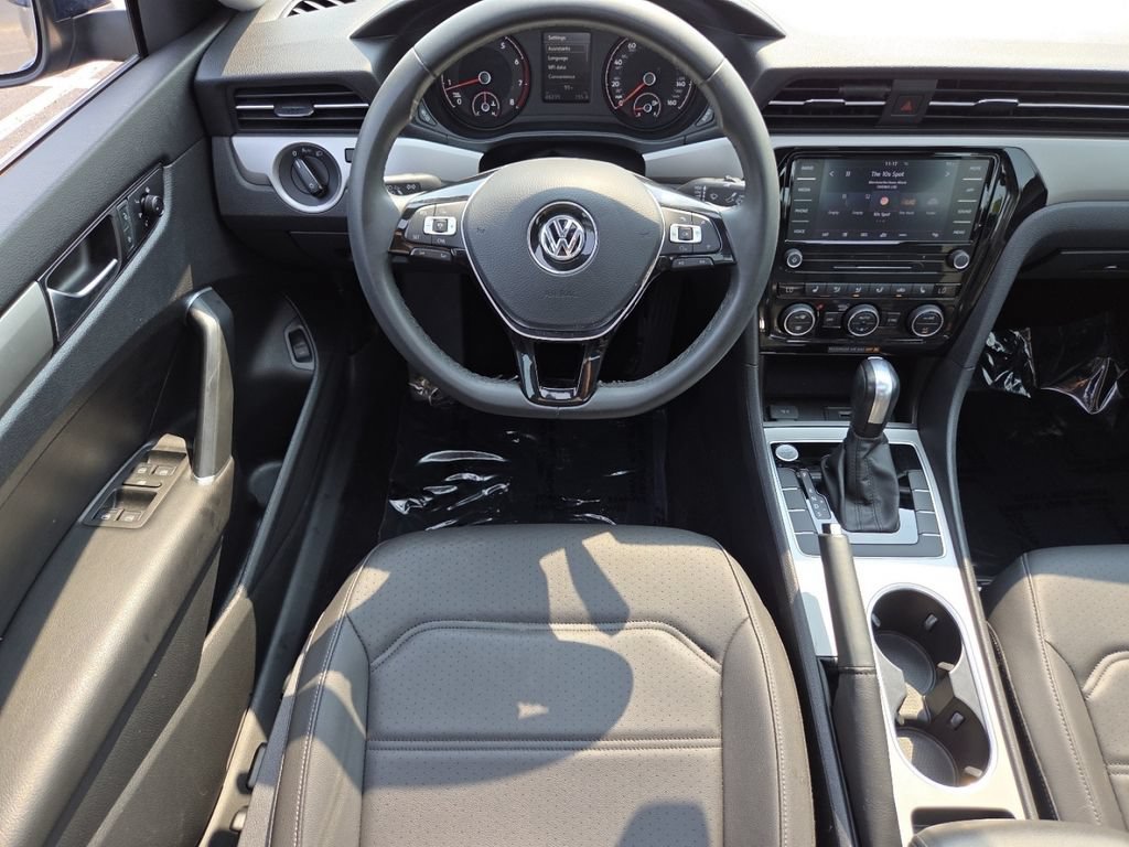 Used 2021 Volkswagen Passat 2.0T SE FWD image 25