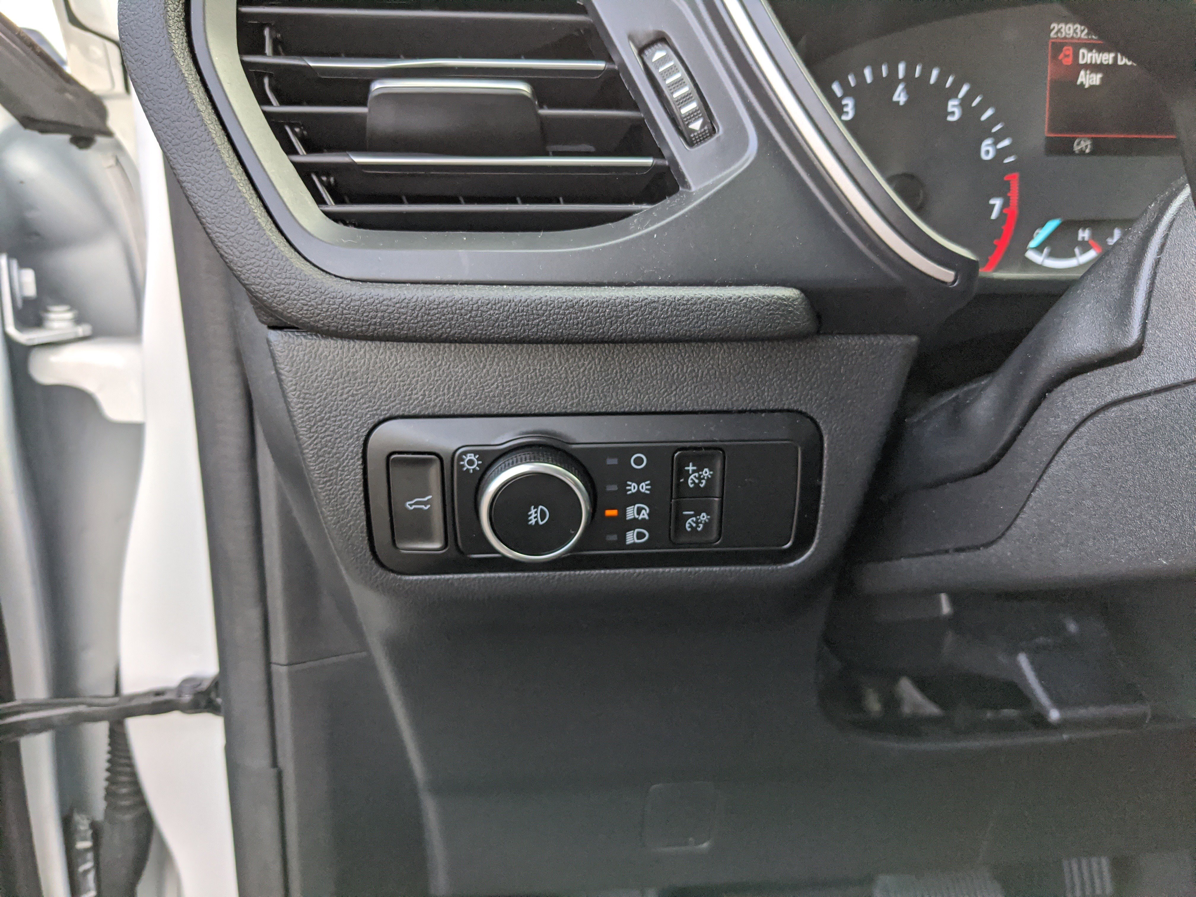 Certified 2022 Ford Escape SEL image 28