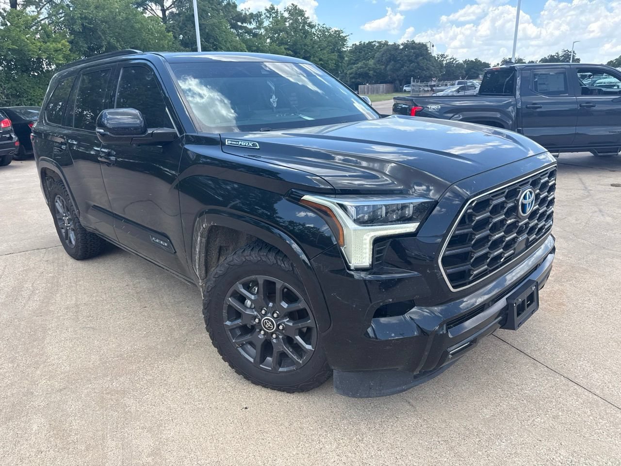 Used 2023 Toyota Sequoia Platinum AWD/4WD image 3