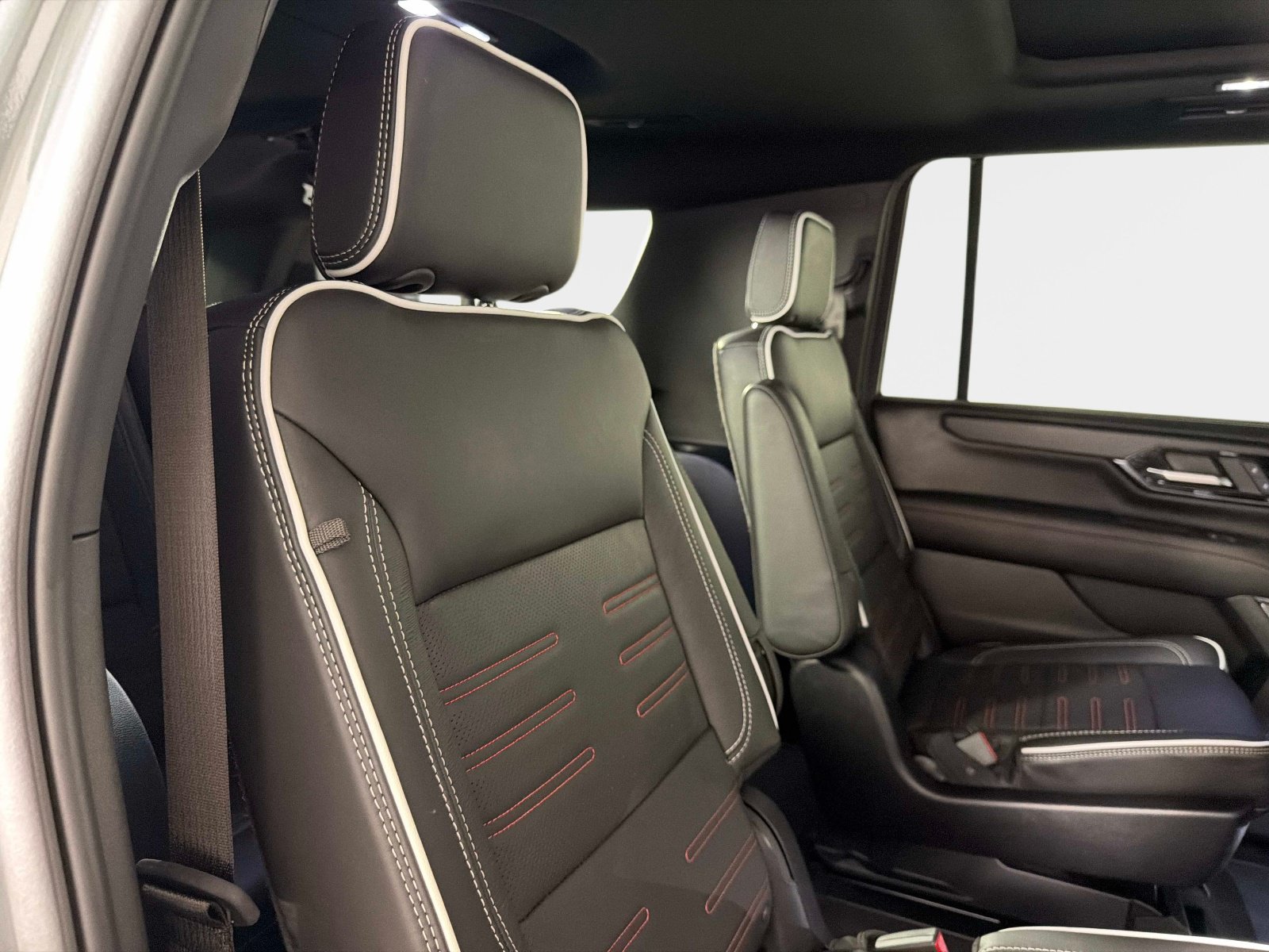 Used 2026 GMC Yukon XL AT4 Ultimate AWD/4WD image 30
