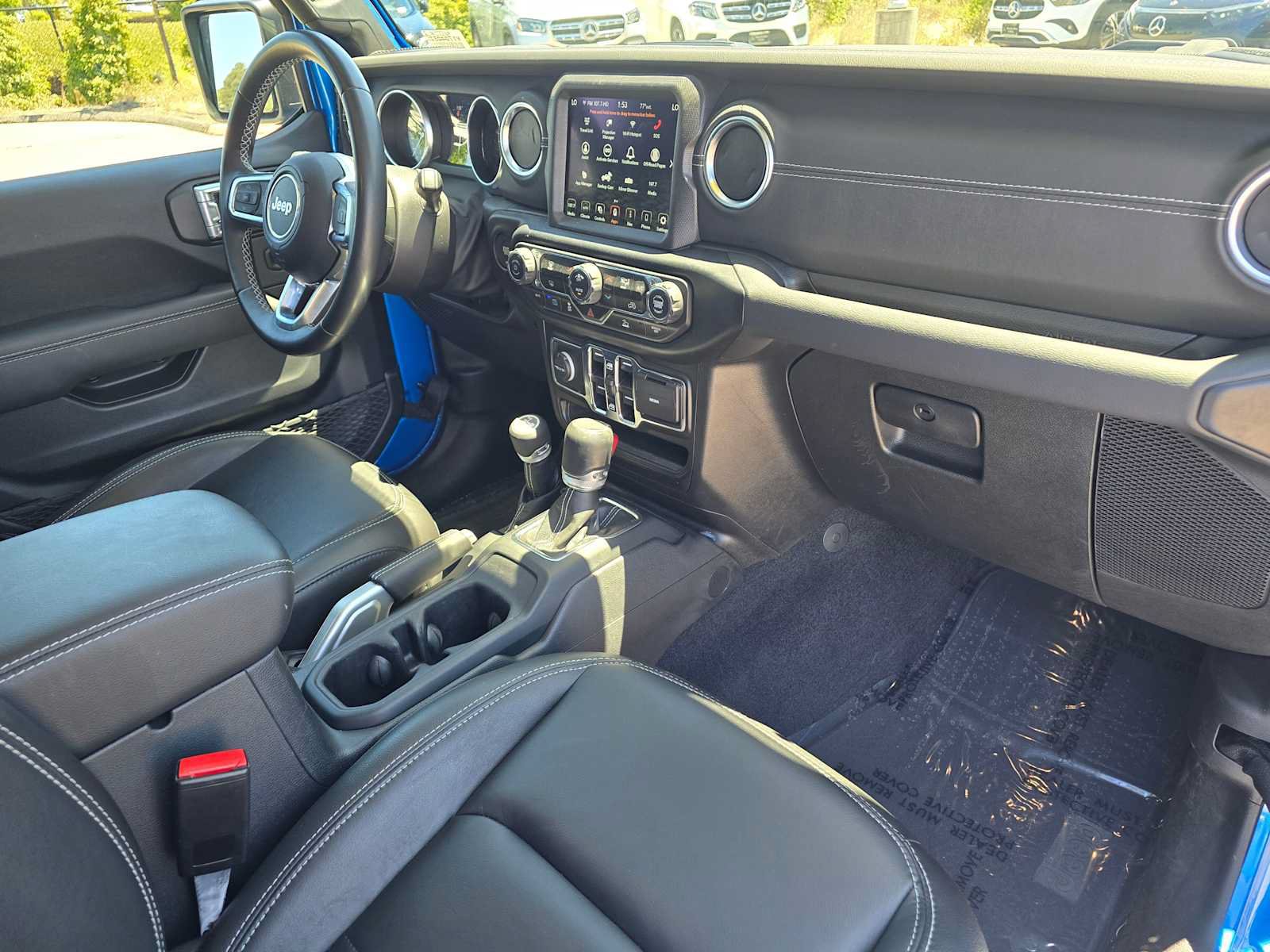 Used 2022 Jeep Wrangler Unlimited Sahara AWD/4WD image 10